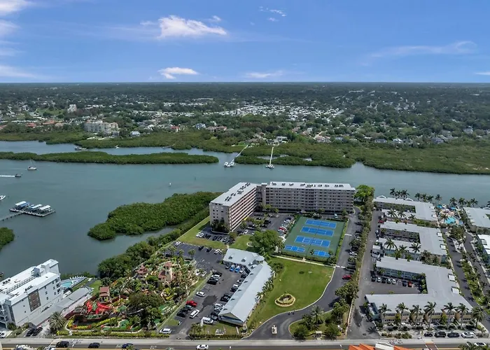 Bayshore Yacht&tennis Club 616
